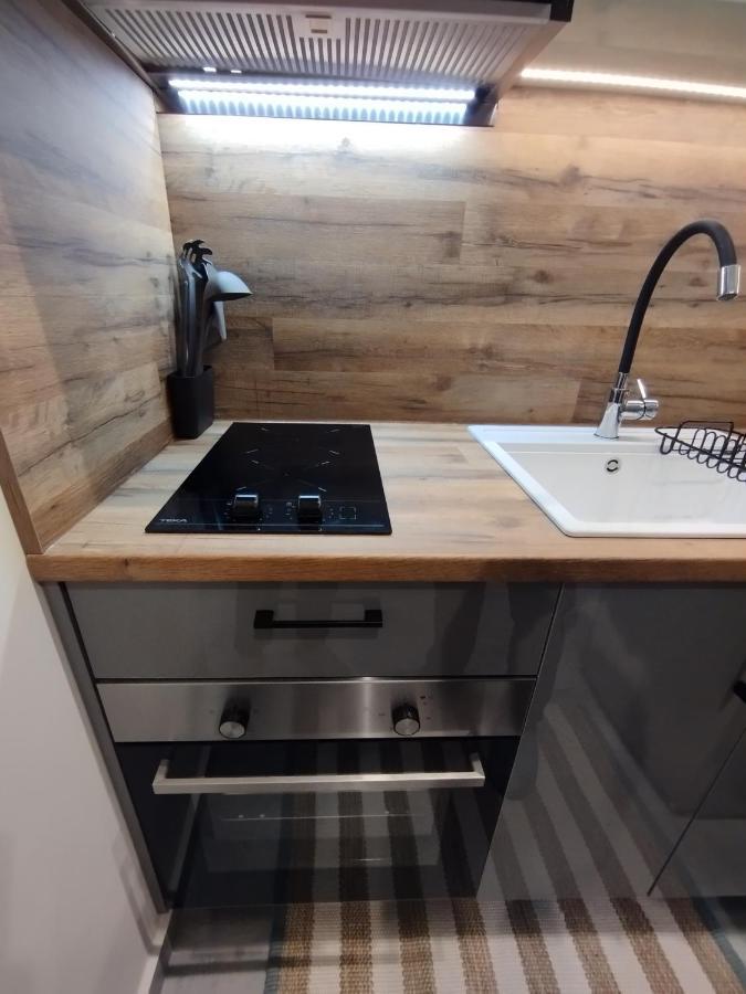 וולוס Jason'S Centre Apartment מראה חיצוני תמונה